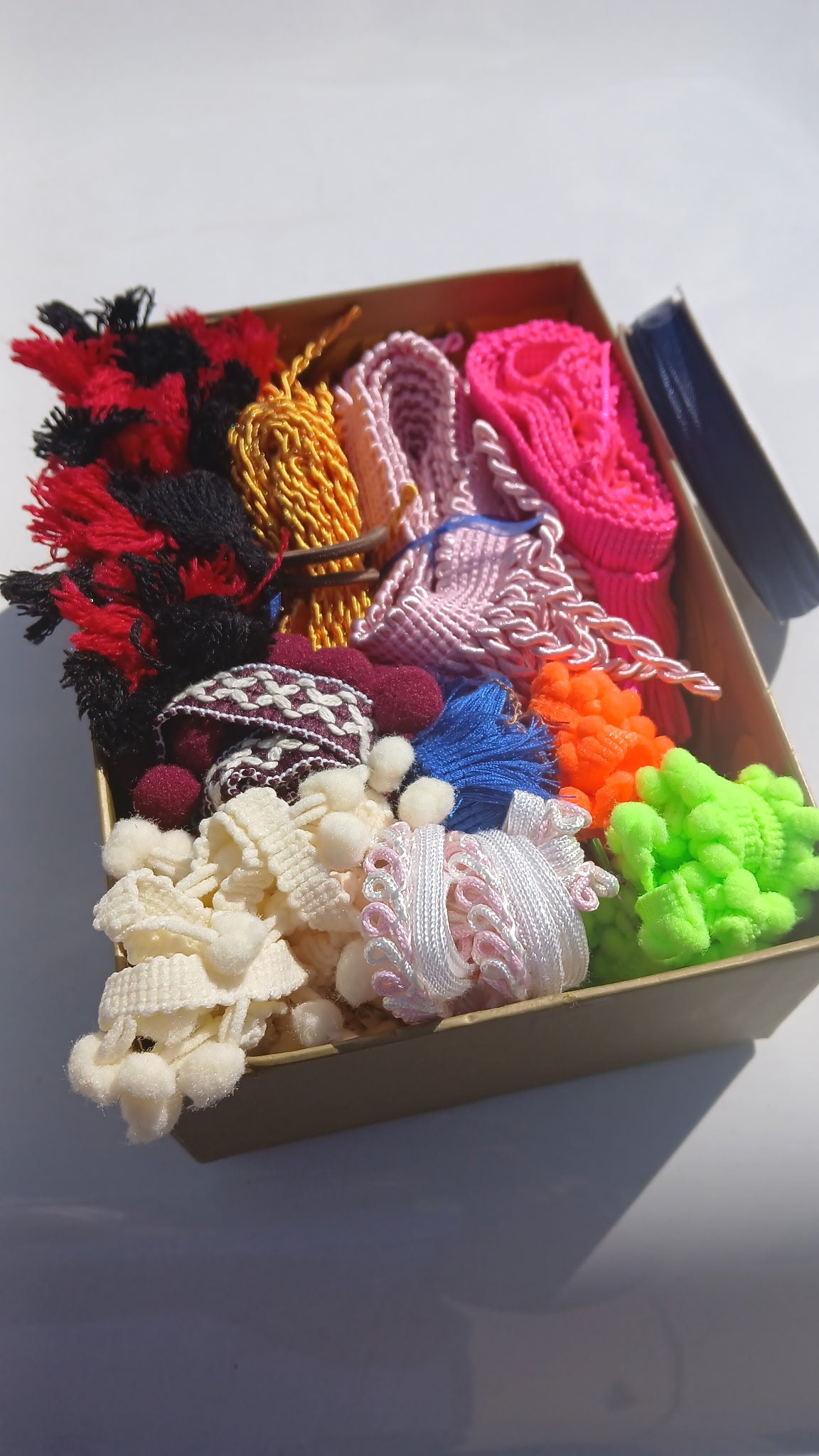 Mystery box 10 yard fringes and trims with free ribbion
