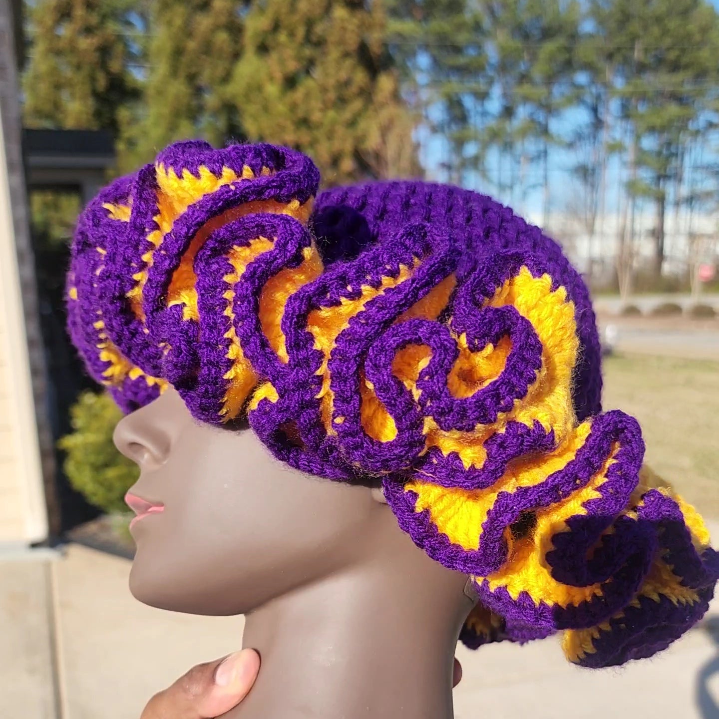 Purple trim bucket hat